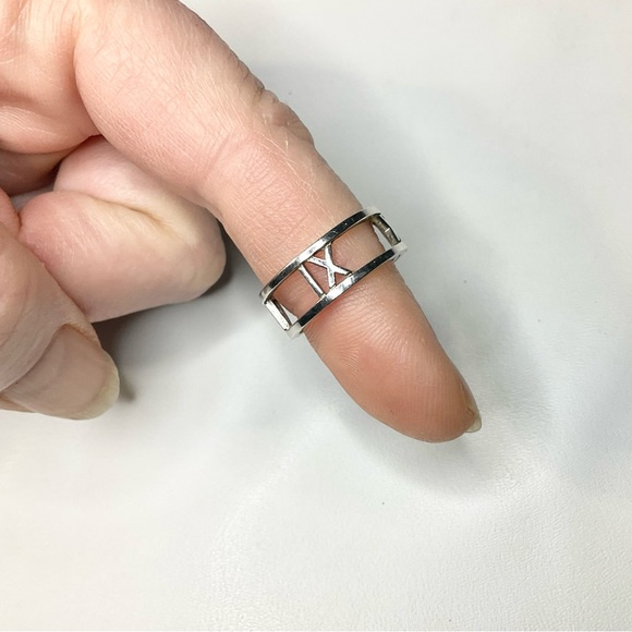 Sterling Silver Roman Numeral Band Ring SZ 6.25 - Picture 3 of 5